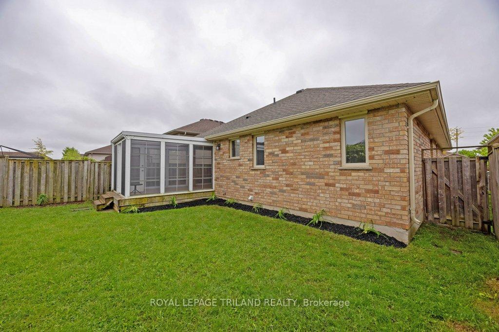 Photo 36 of 106 Hagerman Crescent, St. Thomas — HOMEH