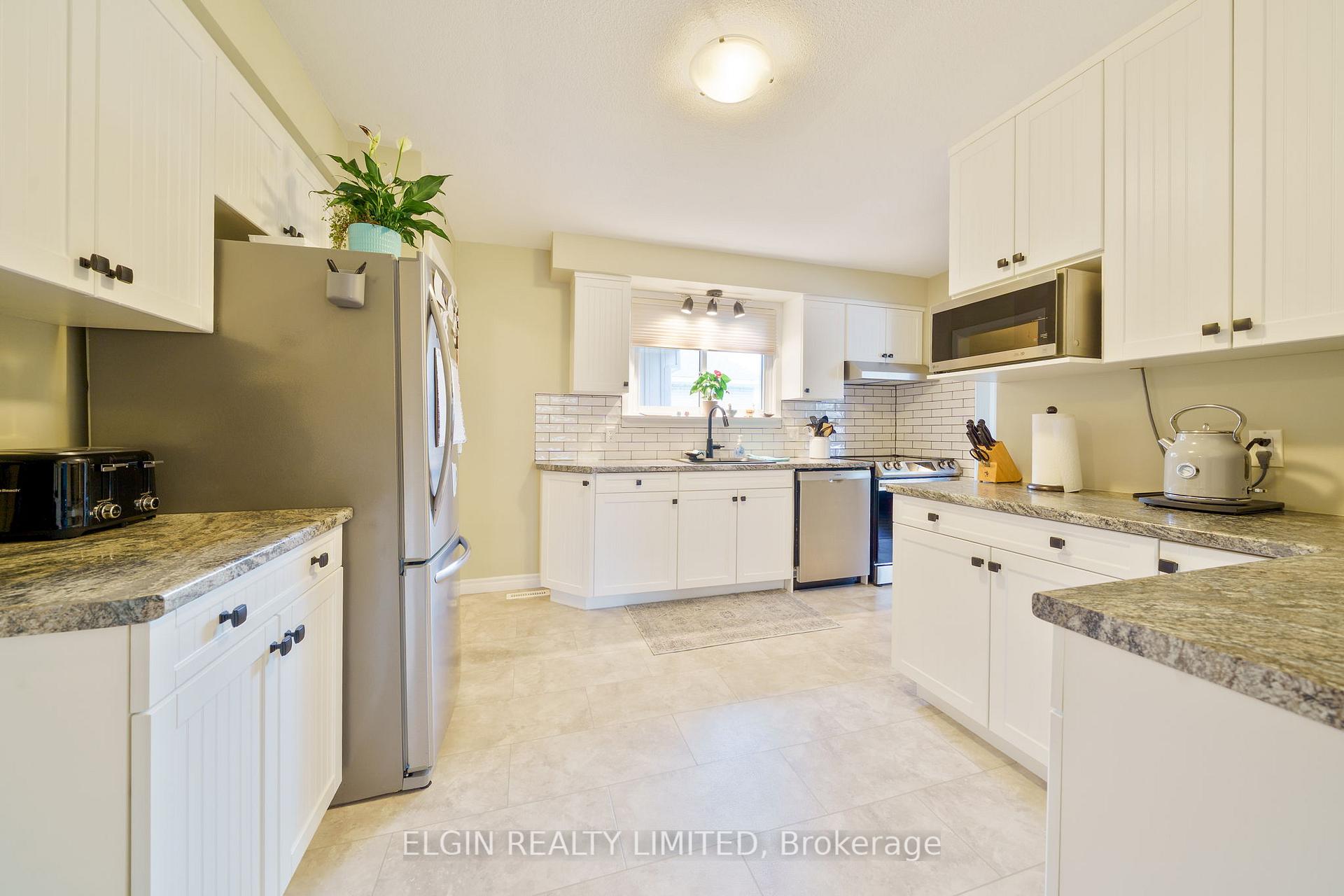 Photo 5 of 10 Gustin Place, St. Thomas — HOMEH