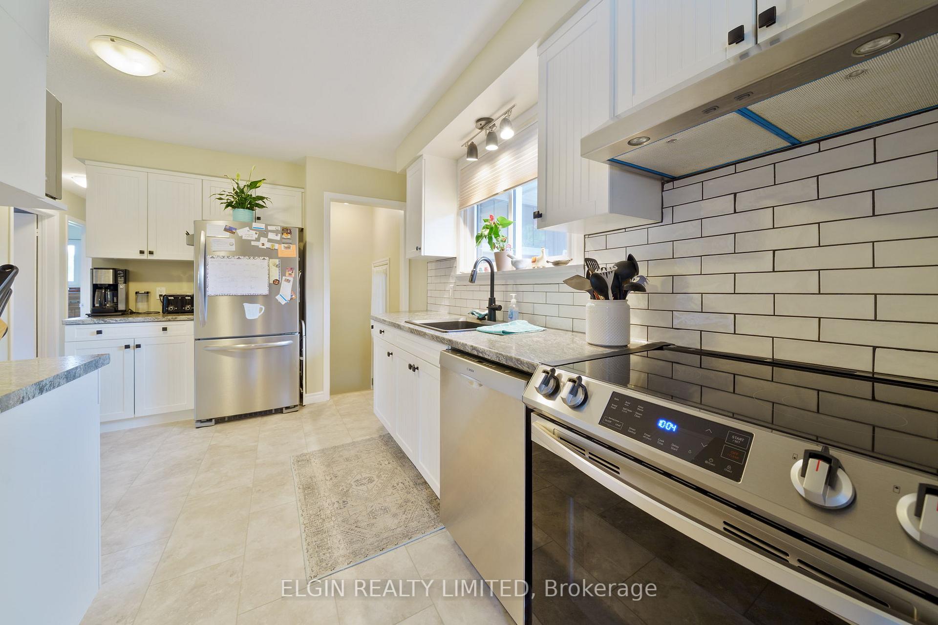 Photo 6 of 10 Gustin Place, St. Thomas — HOMEH