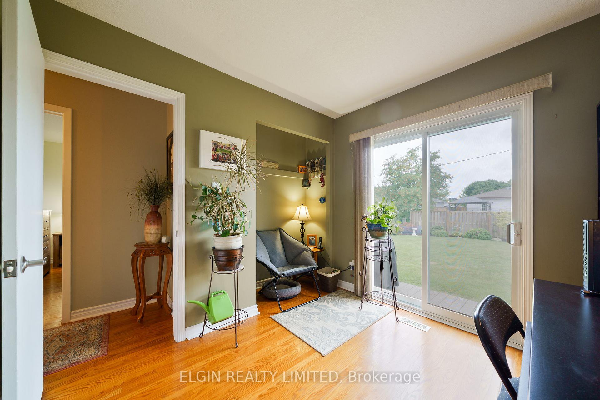 Photo 21 of 10 Gustin Place, St. Thomas — HOMEH