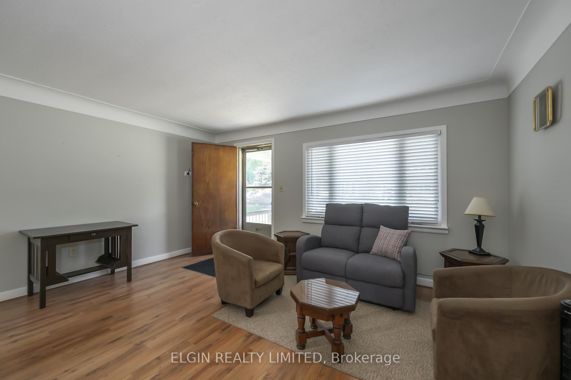 Photo 10 of 8 Wilson Avenue, St. Thomas — HOMEH