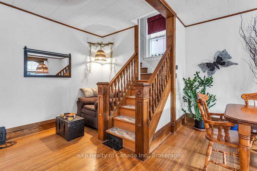Photo 11 of 81 Elgin Street, St. Thomas — HOMEH