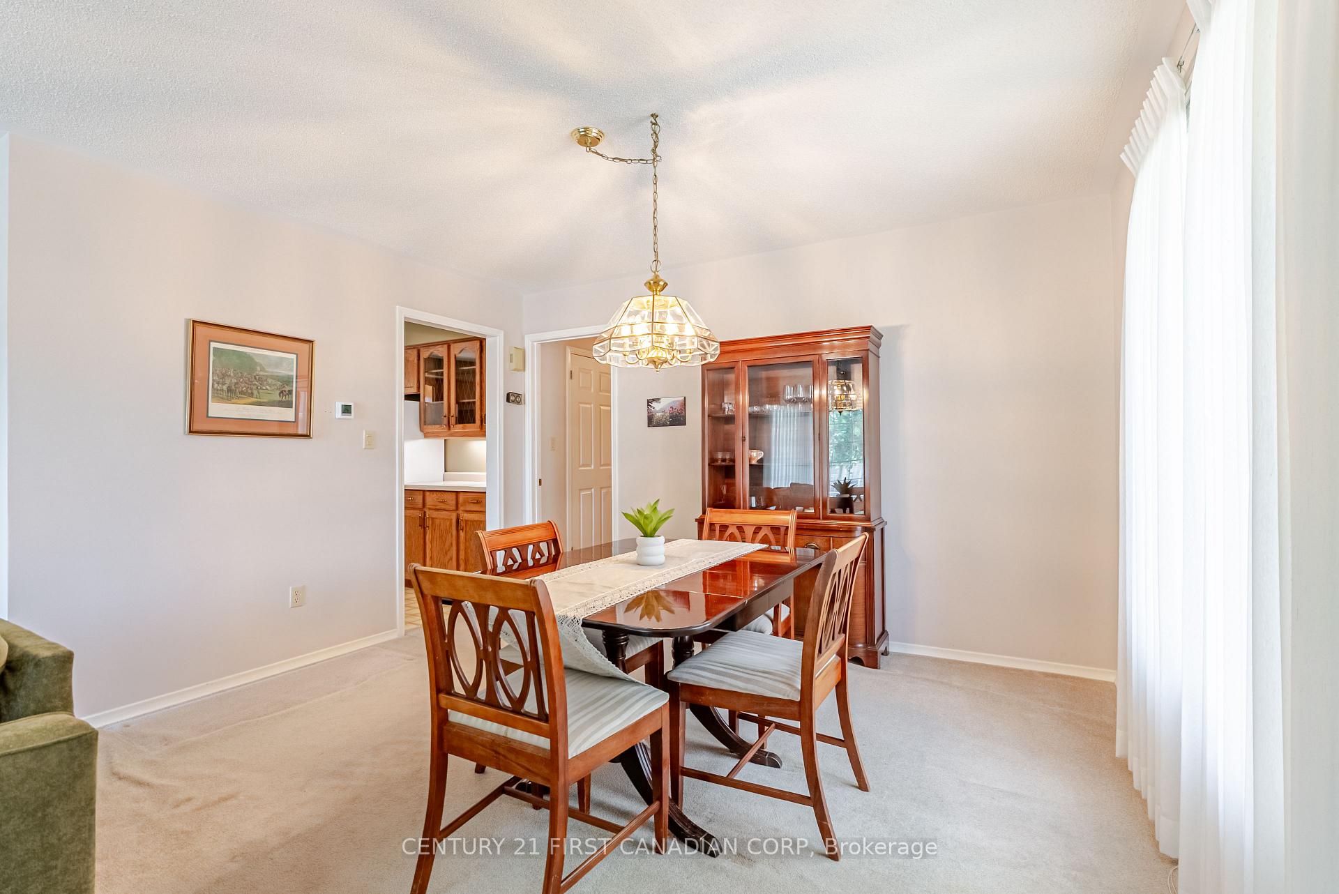 Photo 9 of 19 Farmington Drive, St. Thomas — HOMEH