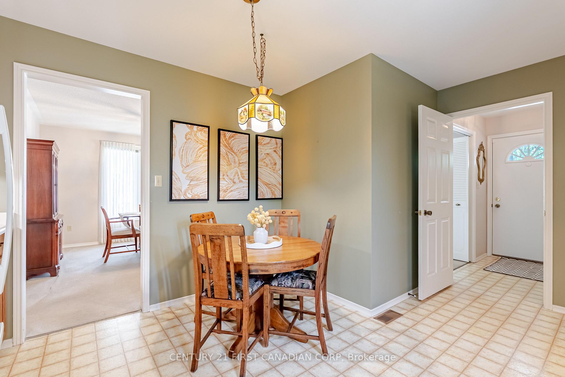 Photo 15 of 19 Farmington Drive, St. Thomas — HOMEH
