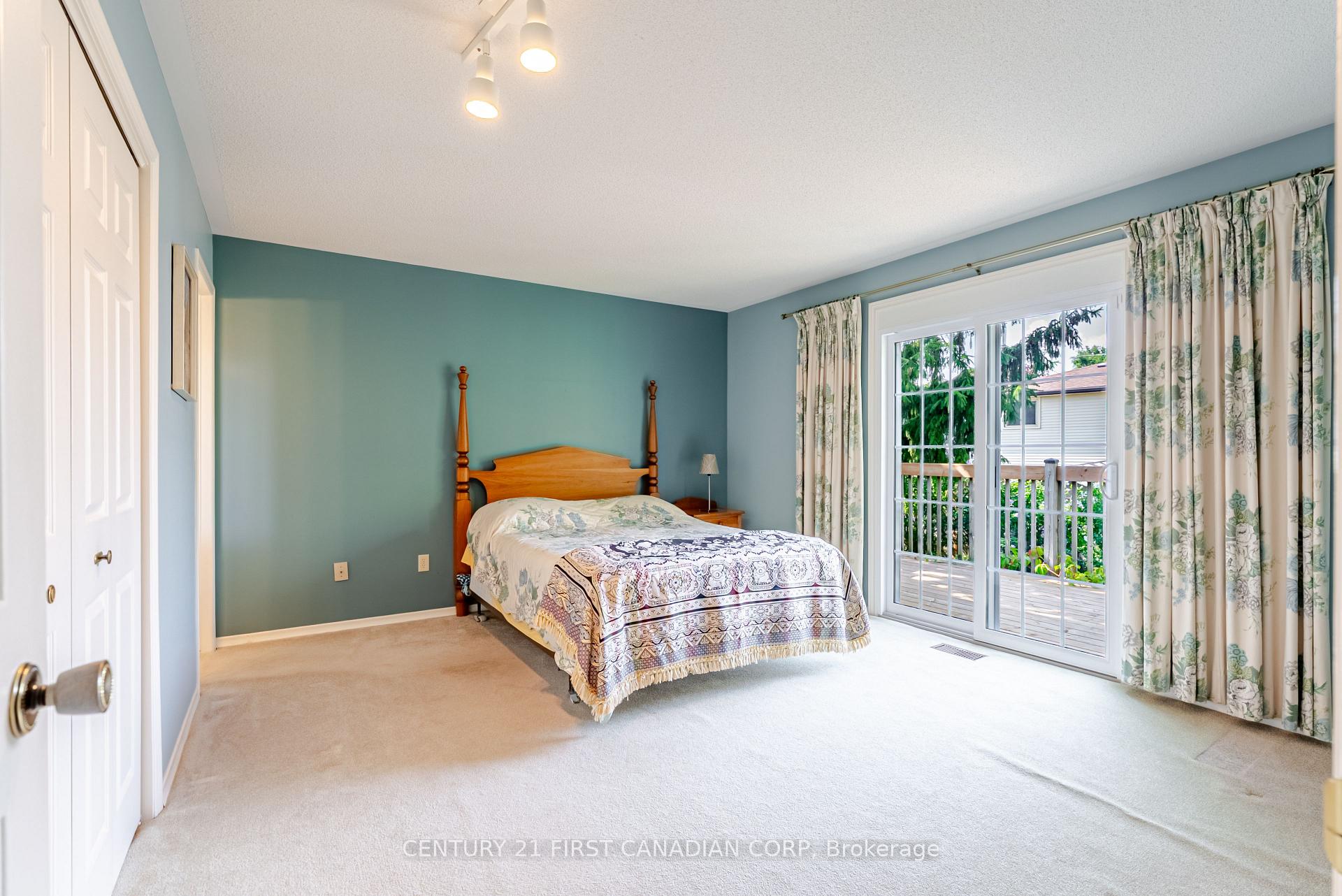 Photo 21 of 19 Farmington Drive, St. Thomas — HOMEH