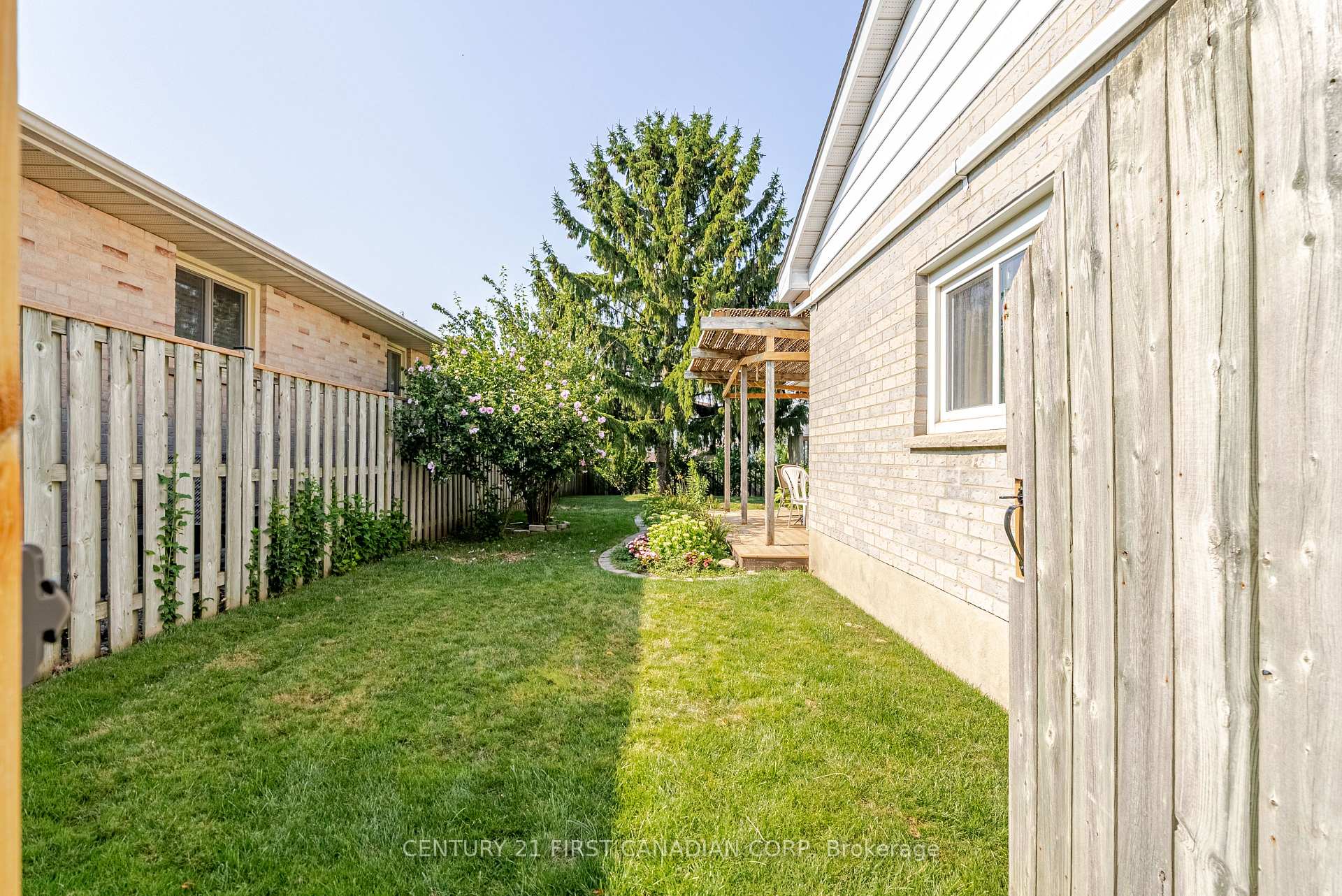 Photo 34 of 19 Farmington Drive, St. Thomas — HOMEH