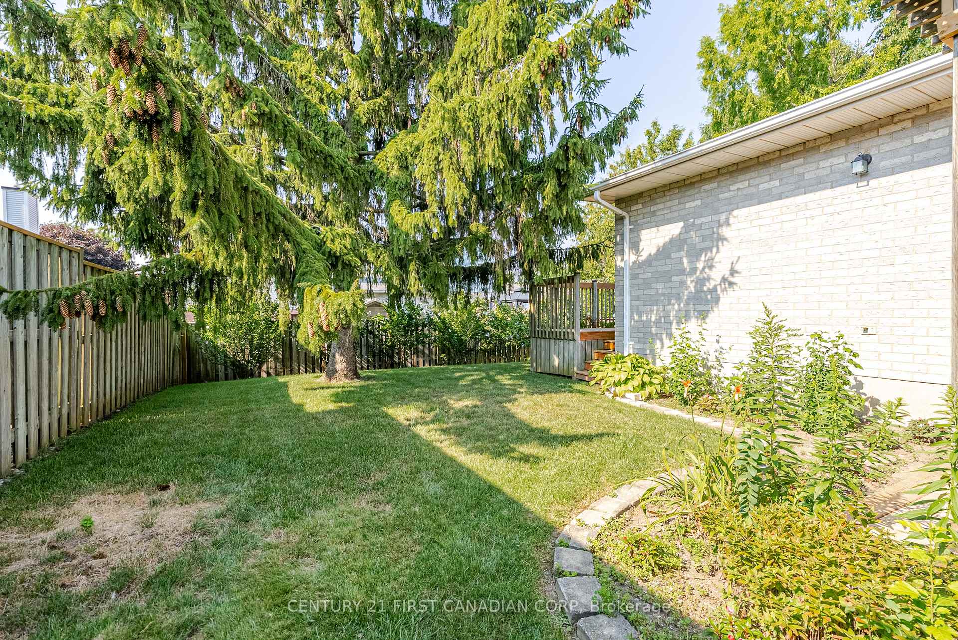 Photo 37 of 19 Farmington Drive, St. Thomas — HOMEH