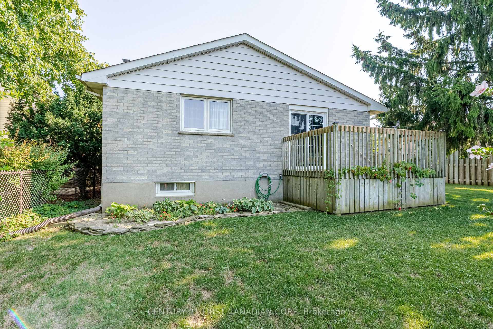 Photo 41 of 19 Farmington Drive, St. Thomas — HOMEH