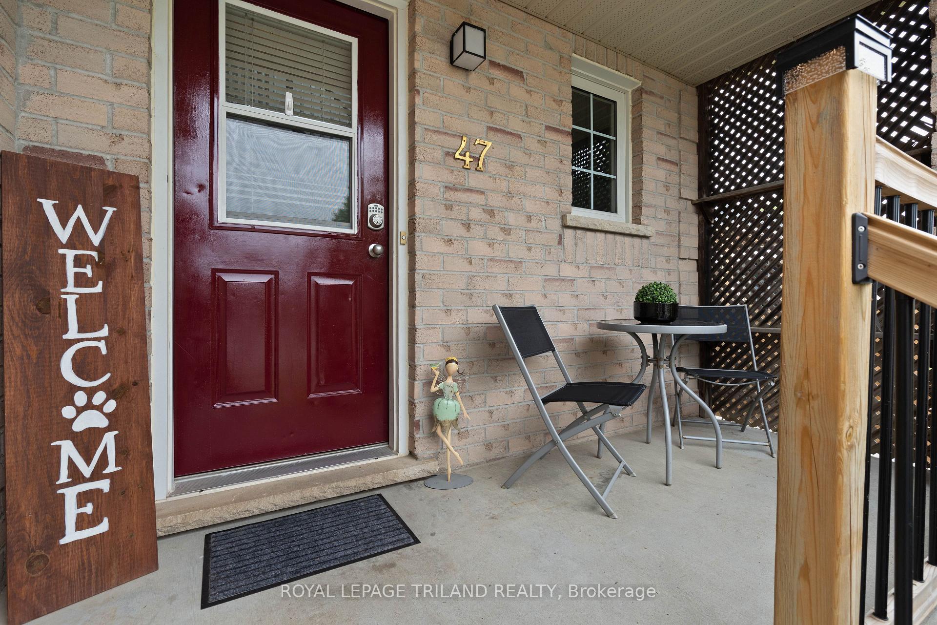 Photo 4 of 47 Carrie Crescent, St. Thomas — HOMEH
