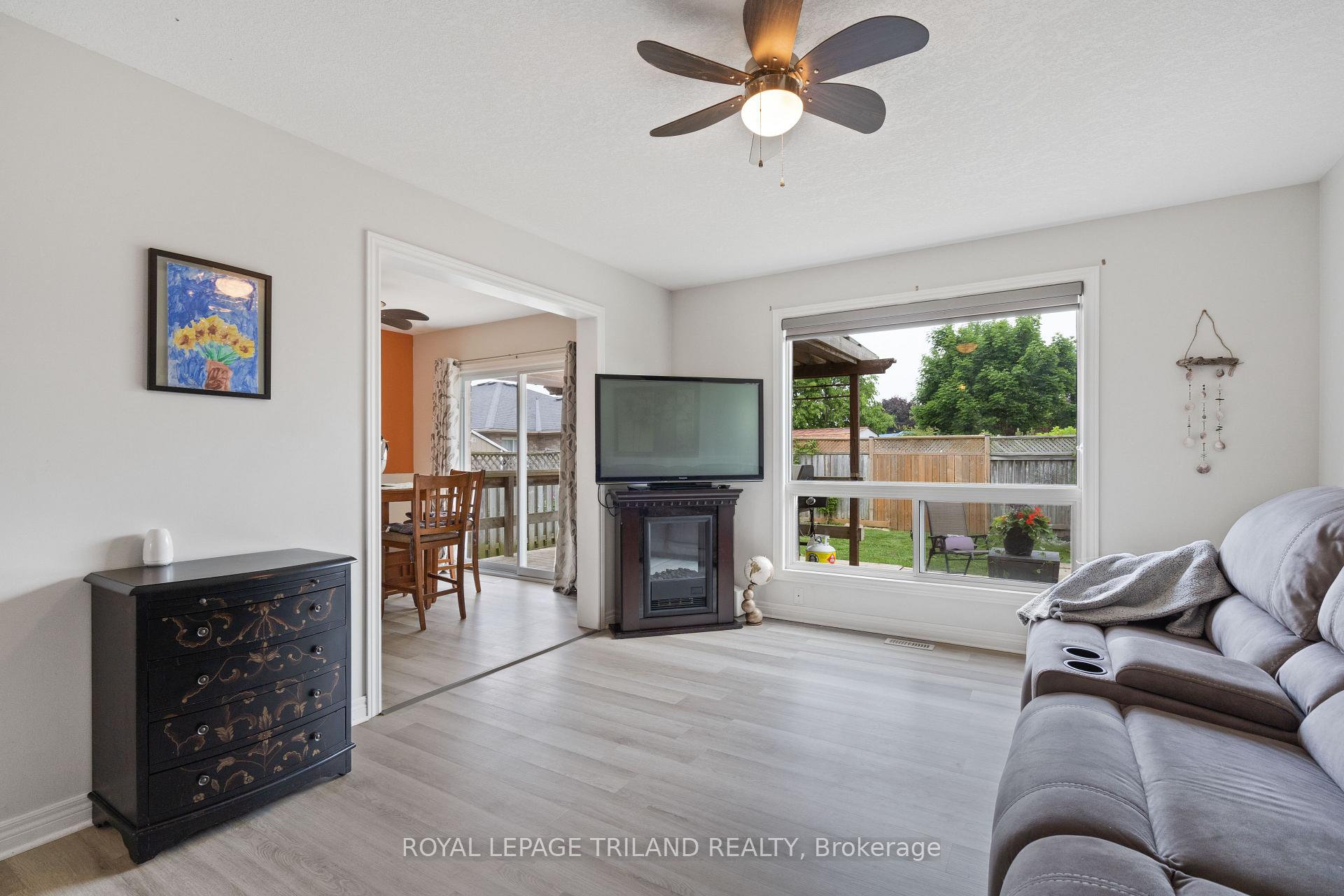 Photo 10 of 47 Carrie Crescent, St. Thomas — HOMEH