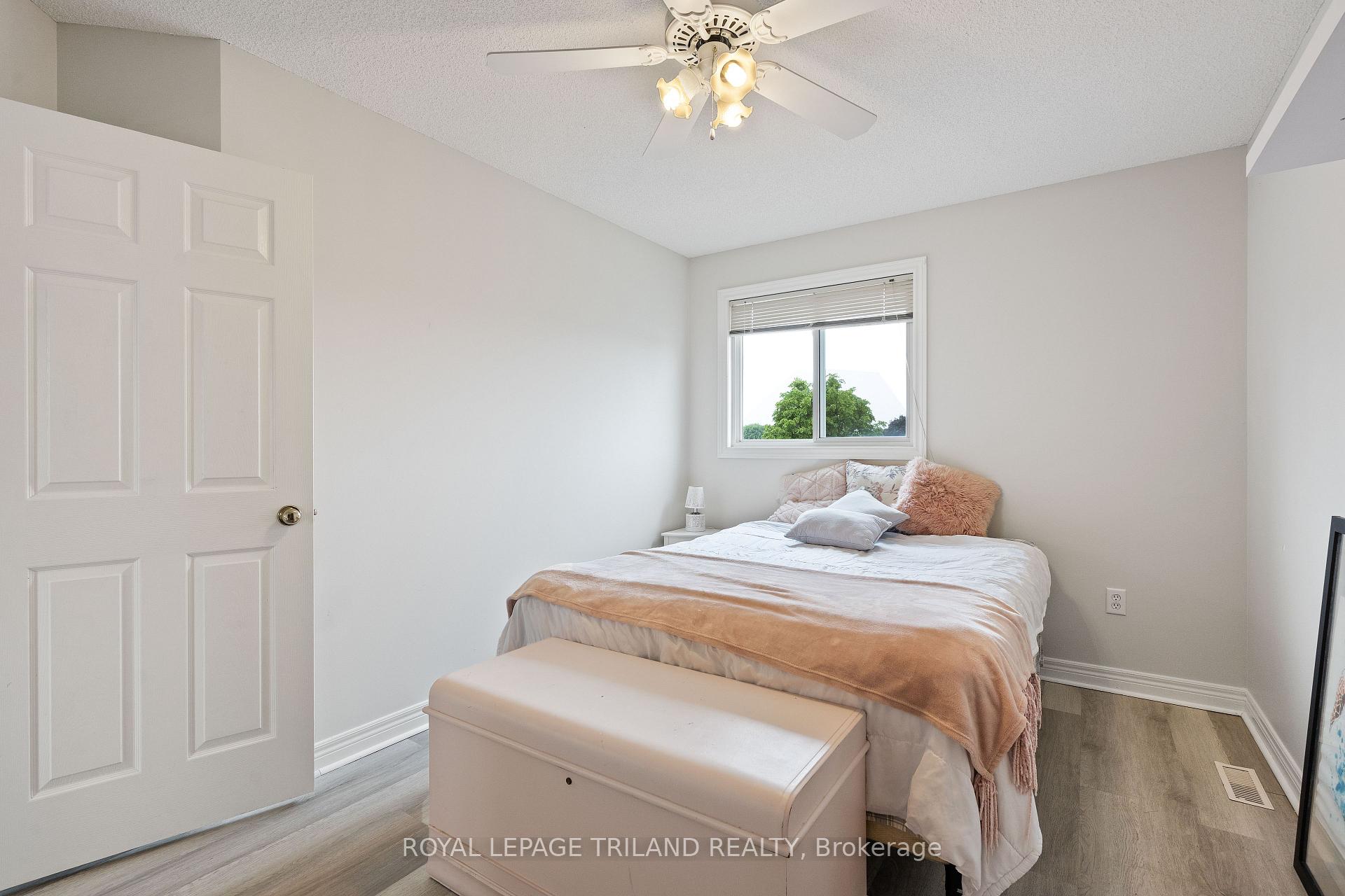 Photo 23 of 47 Carrie Crescent, St. Thomas — HOMEH