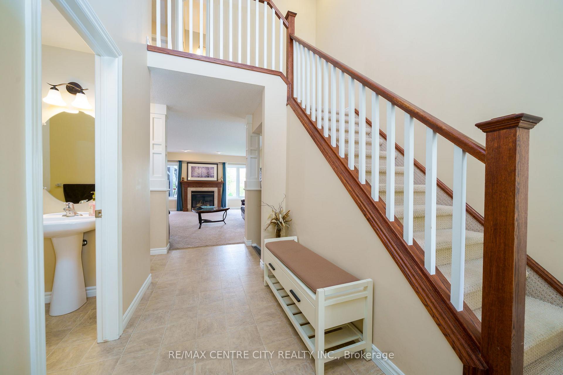 Photo 4 of 8 Fenwick Court, St. Thomas — HOMEH