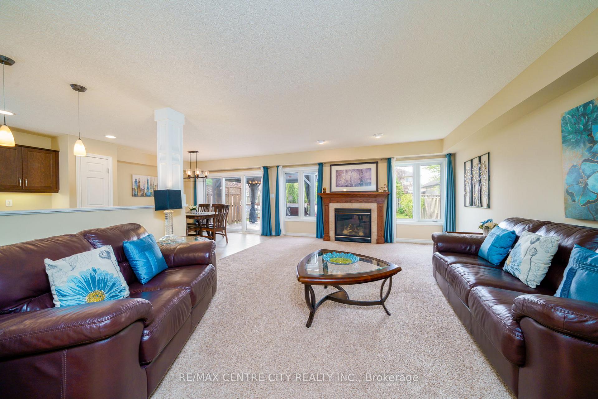 Photo 5 of 8 Fenwick Court, St. Thomas — HOMEH