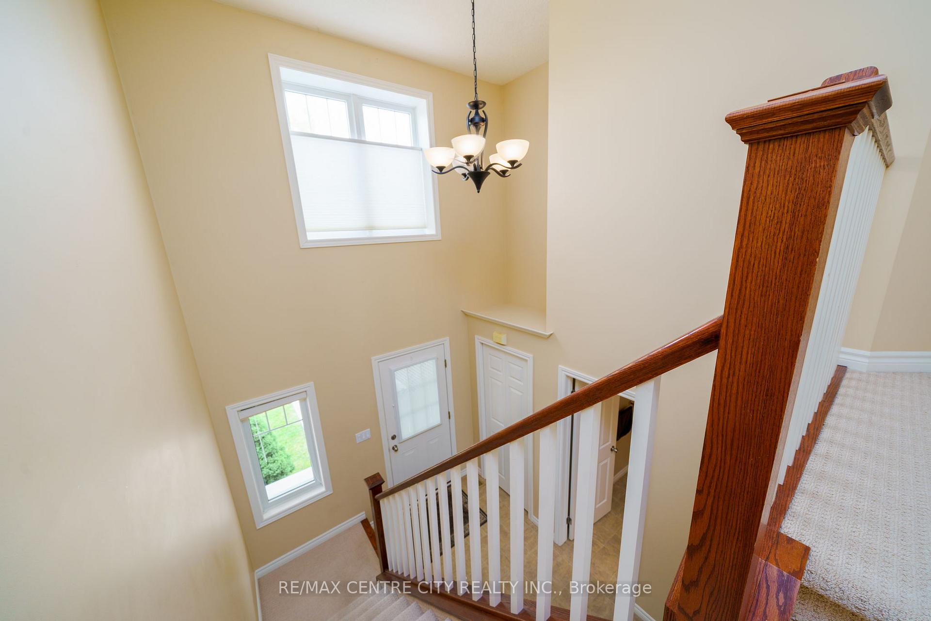 Photo 13 of 8 Fenwick Court, St. Thomas — HOMEH
