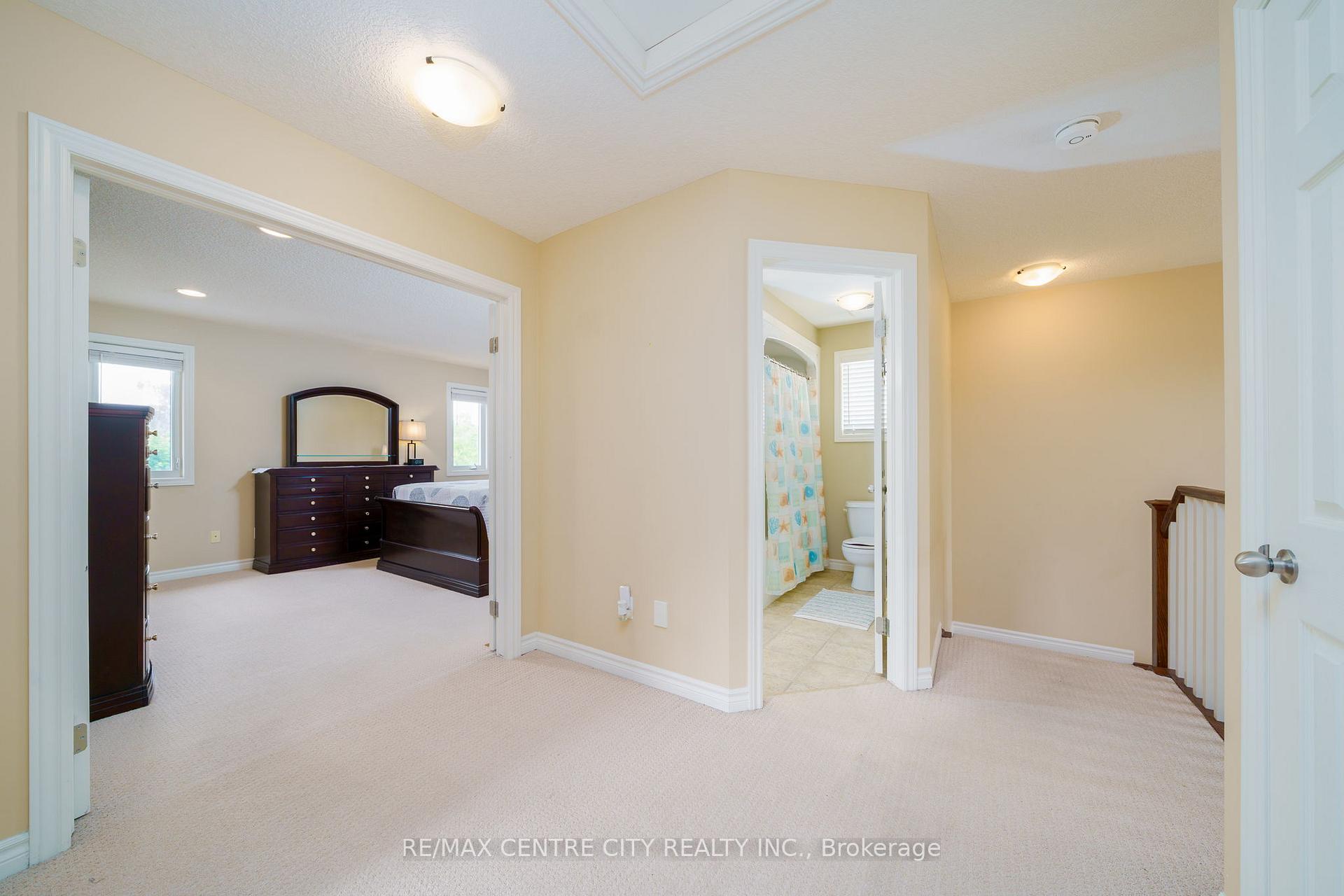 Photo 14 of 8 Fenwick Court, St. Thomas — HOMEH