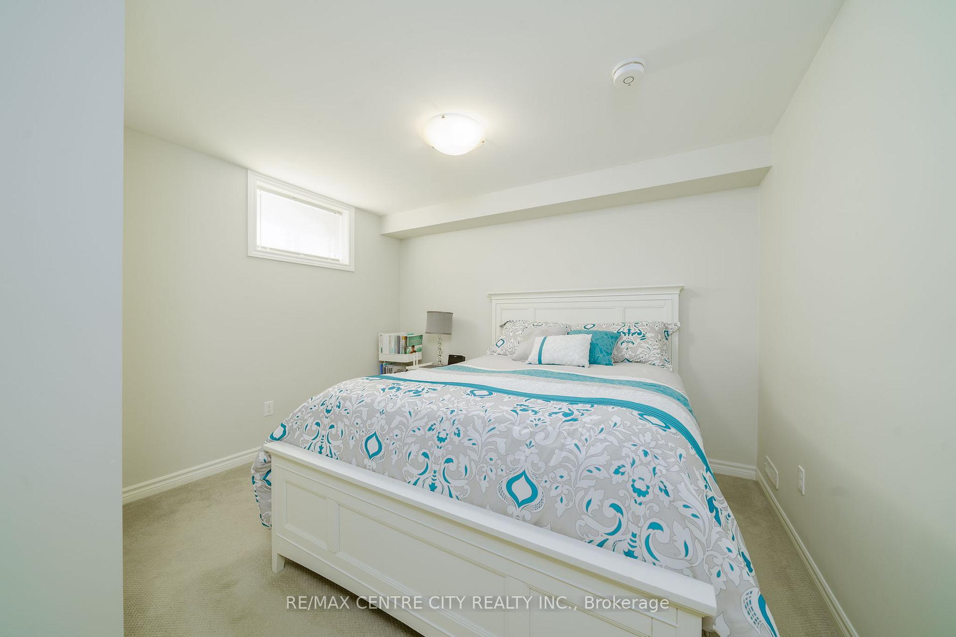 Photo 26 of 8 Fenwick Court, St. Thomas — HOMEH