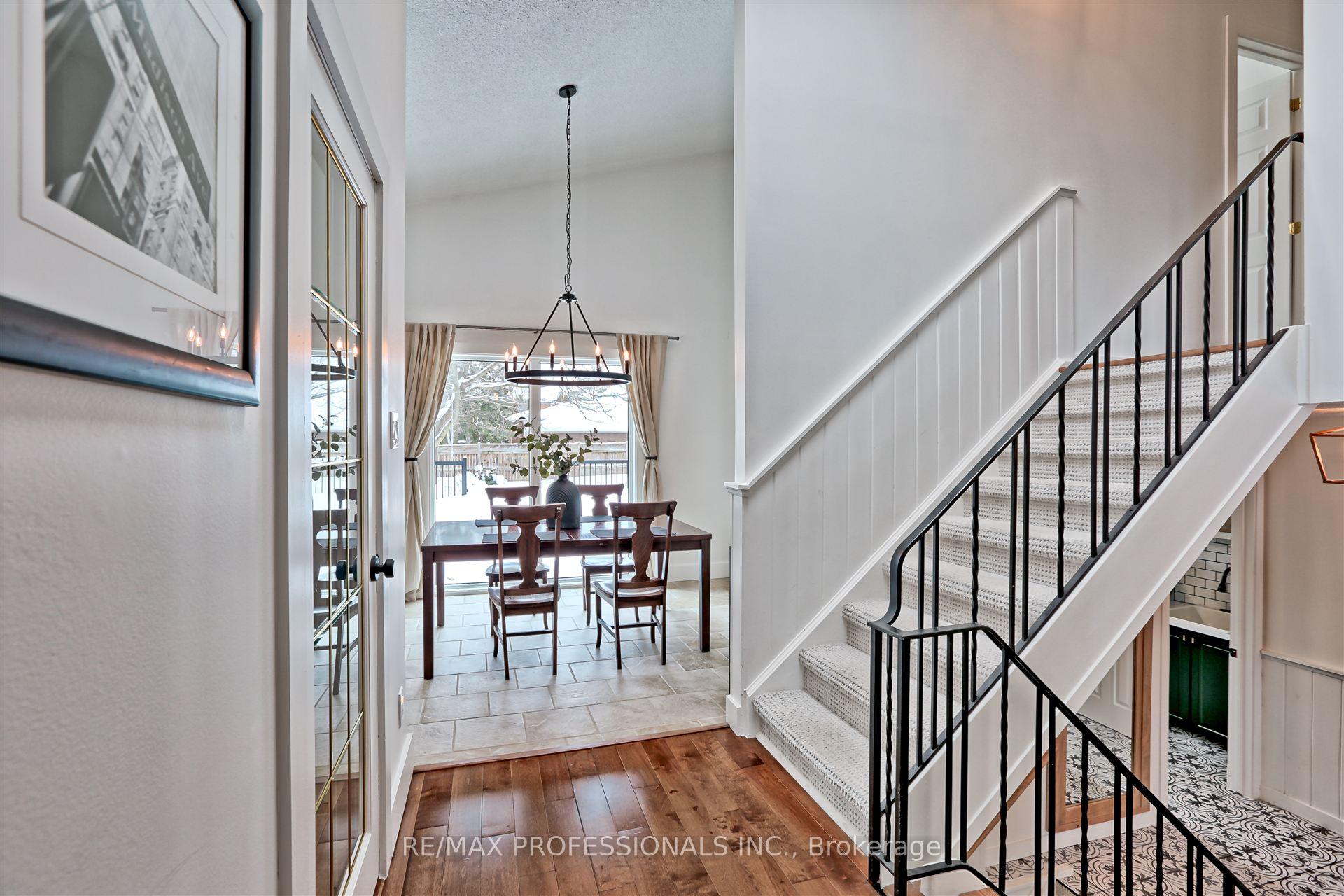 Photo 7 of 2 Green Pine Avenue, Springwater, Midhurst — HOMEH