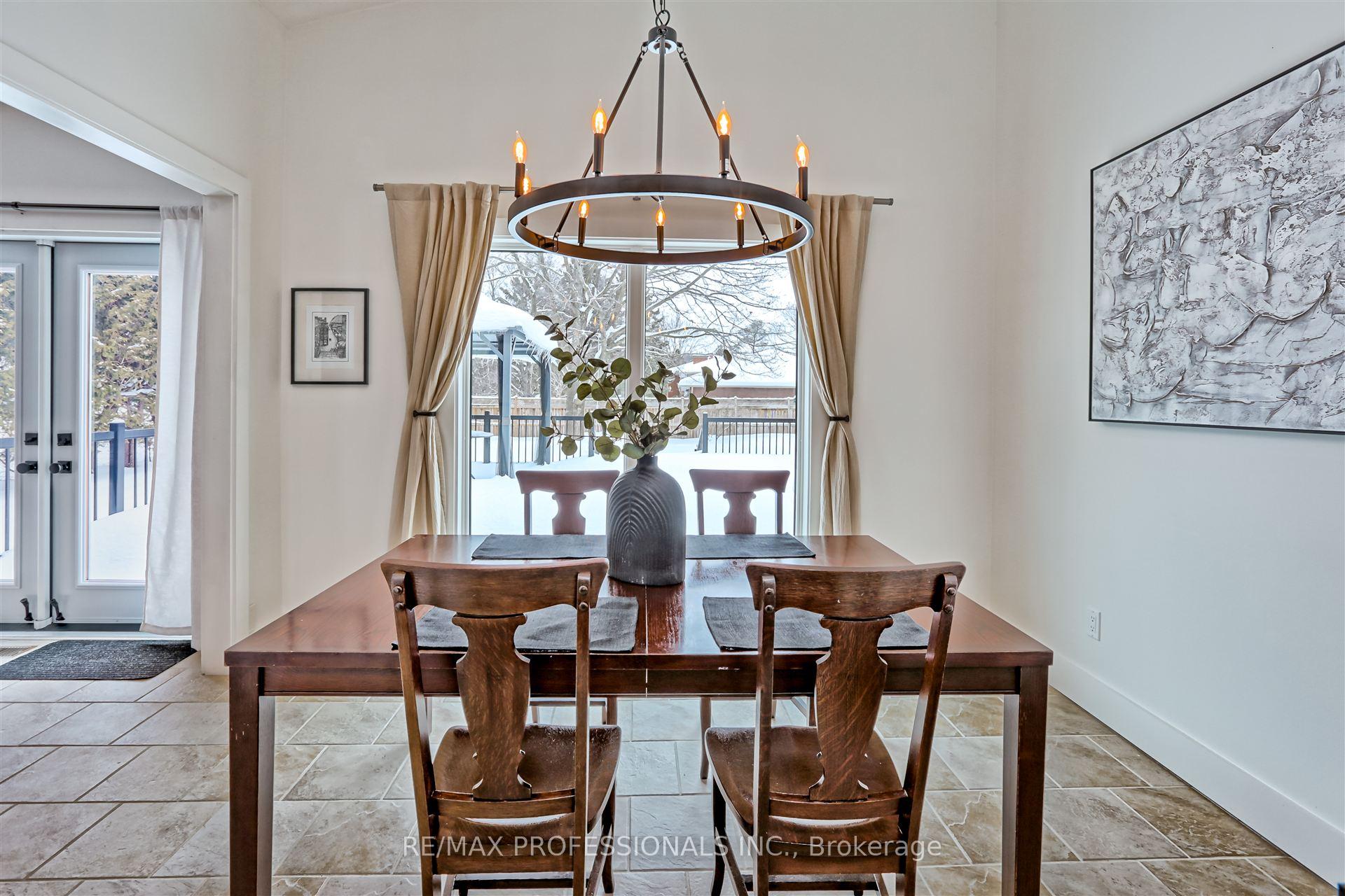 Photo 8 of 2 Green Pine Avenue, Springwater, Midhurst — HOMEH