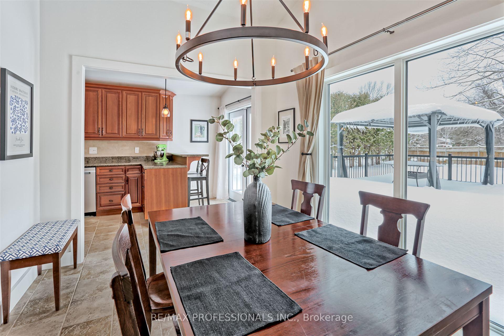 Photo 9 of 2 Green Pine Avenue, Springwater, Midhurst — HOMEH