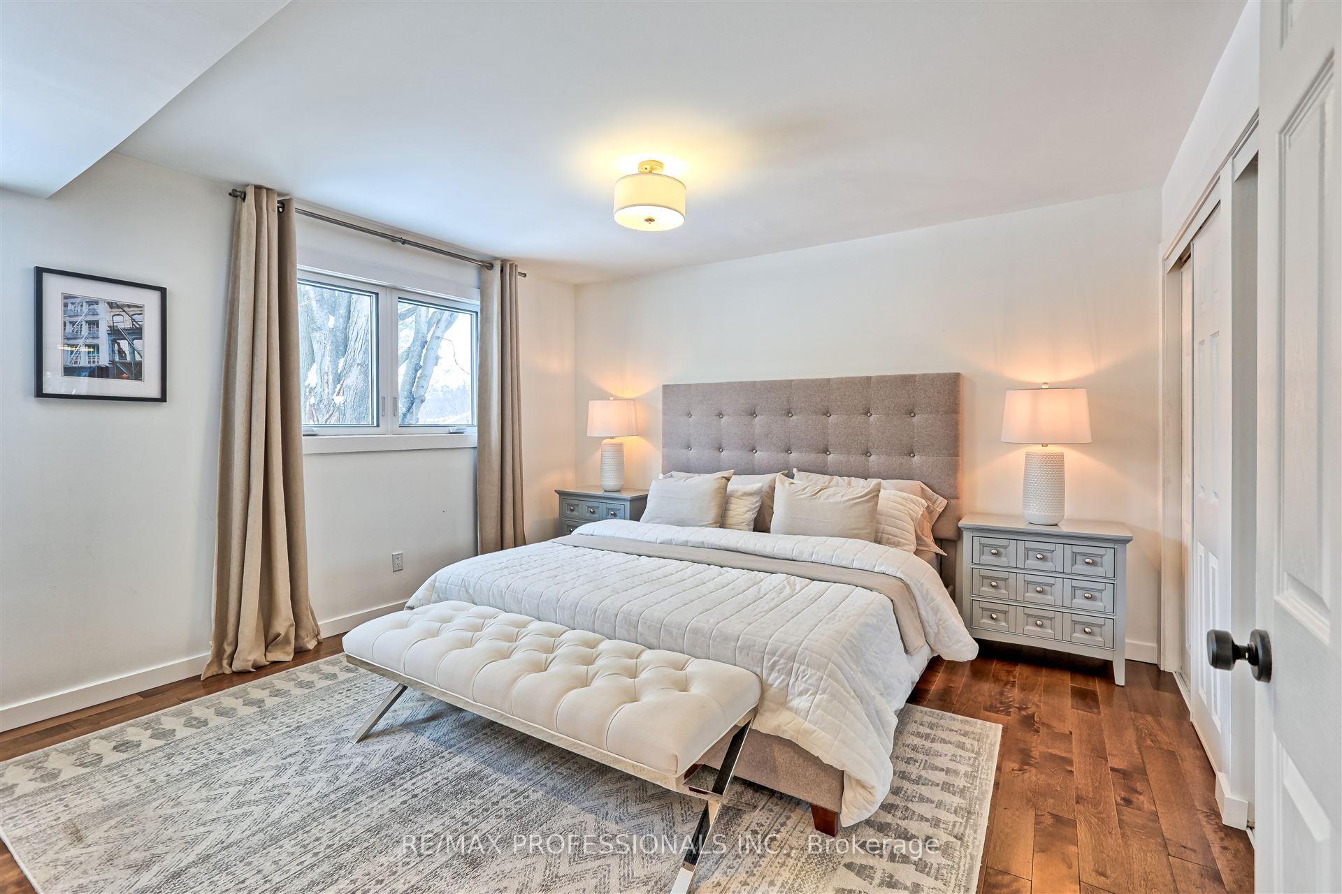 Photo 15 of 2 Green Pine Avenue, Springwater, Midhurst — HOMEH