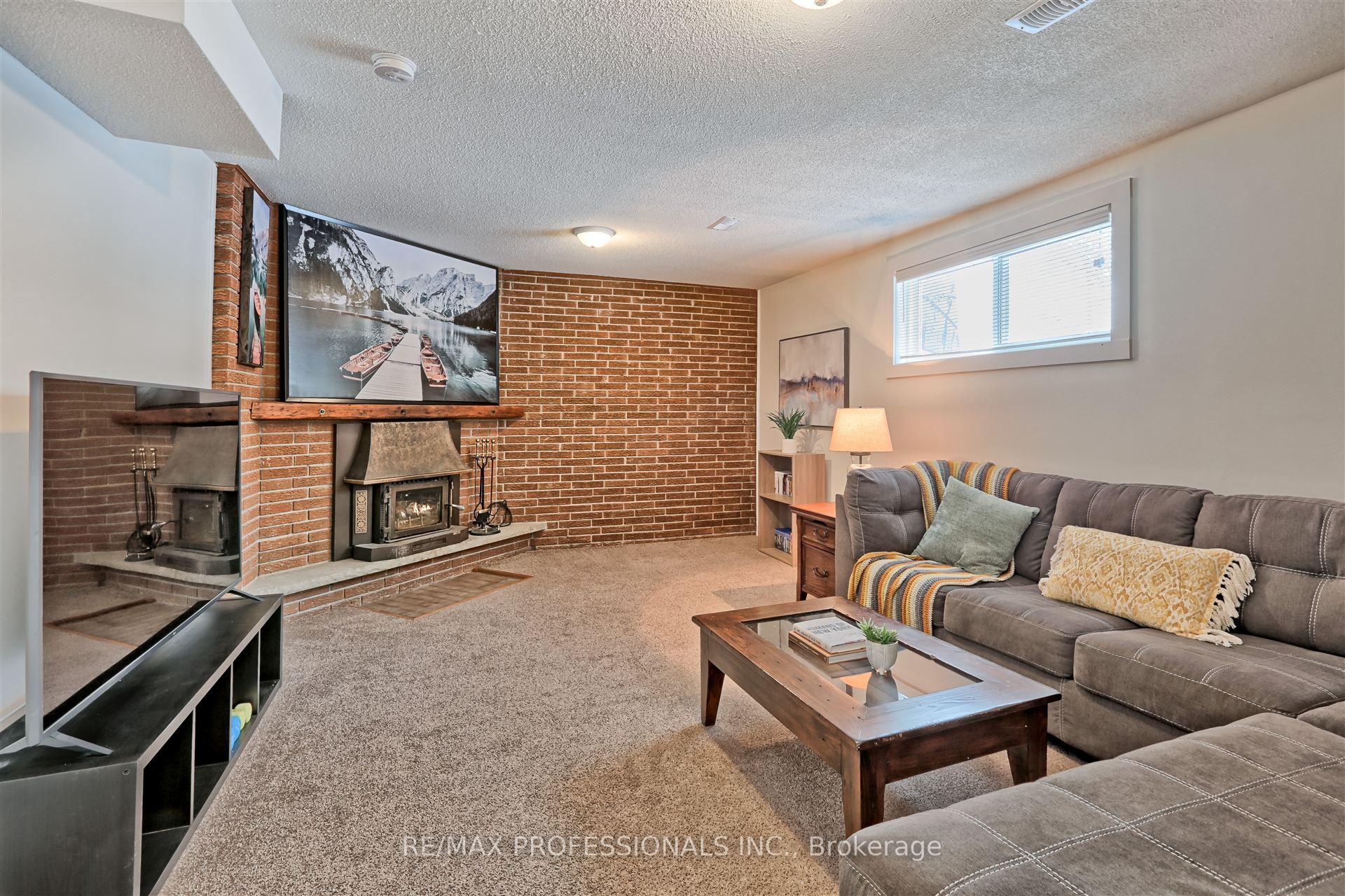 Photo 21 of 2 Green Pine Avenue, Springwater, Midhurst — HOMEH
