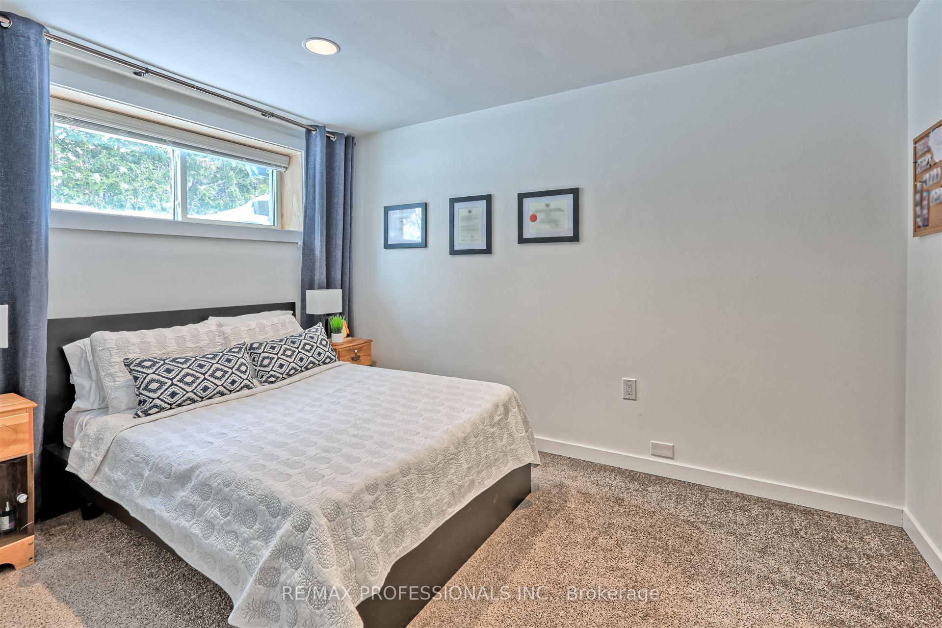 Photo 23 of 2 Green Pine Avenue, Springwater, Midhurst — HOMEH