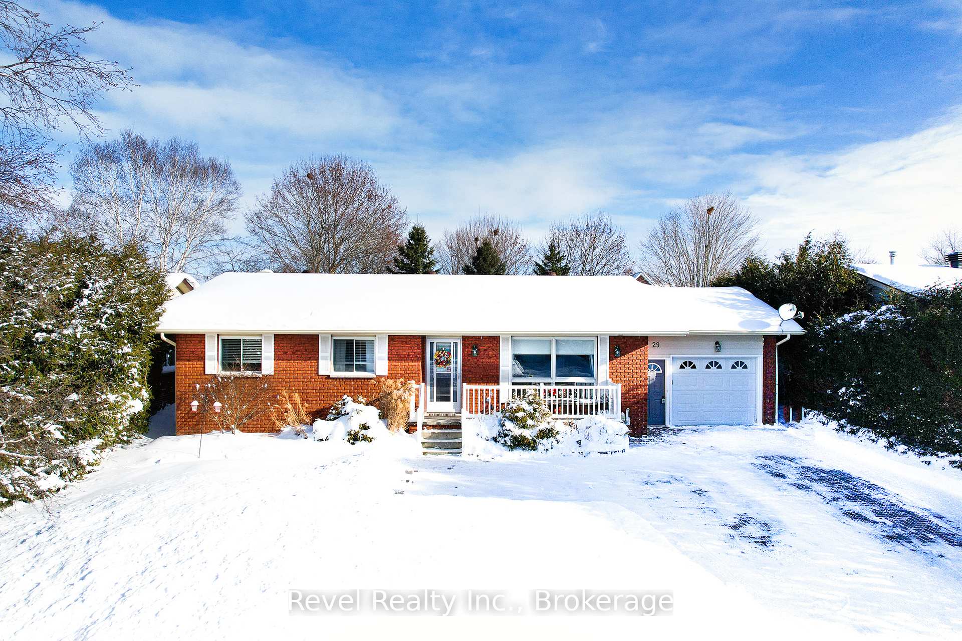 Photo 1 of 29 Shaw Street, Springwater, Elmvale — HOMEH