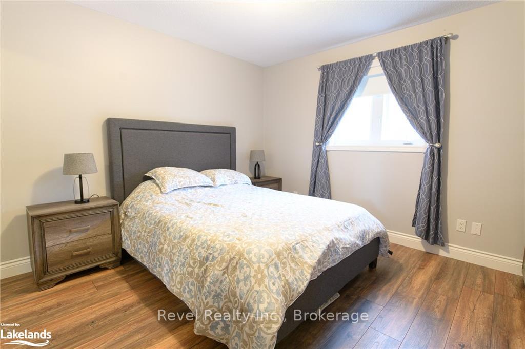 Photo 13 of 29 Shaw Street, Springwater, Elmvale — HOMEH