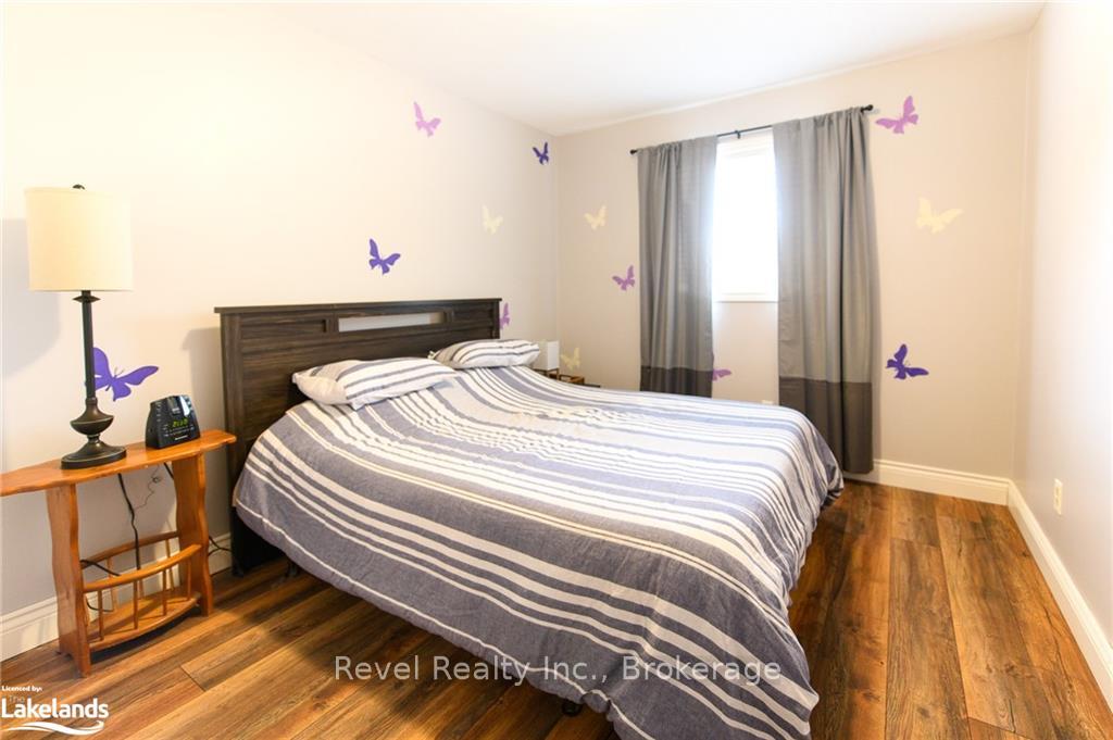 Photo 14 of 29 Shaw Street, Springwater, Elmvale — HOMEH