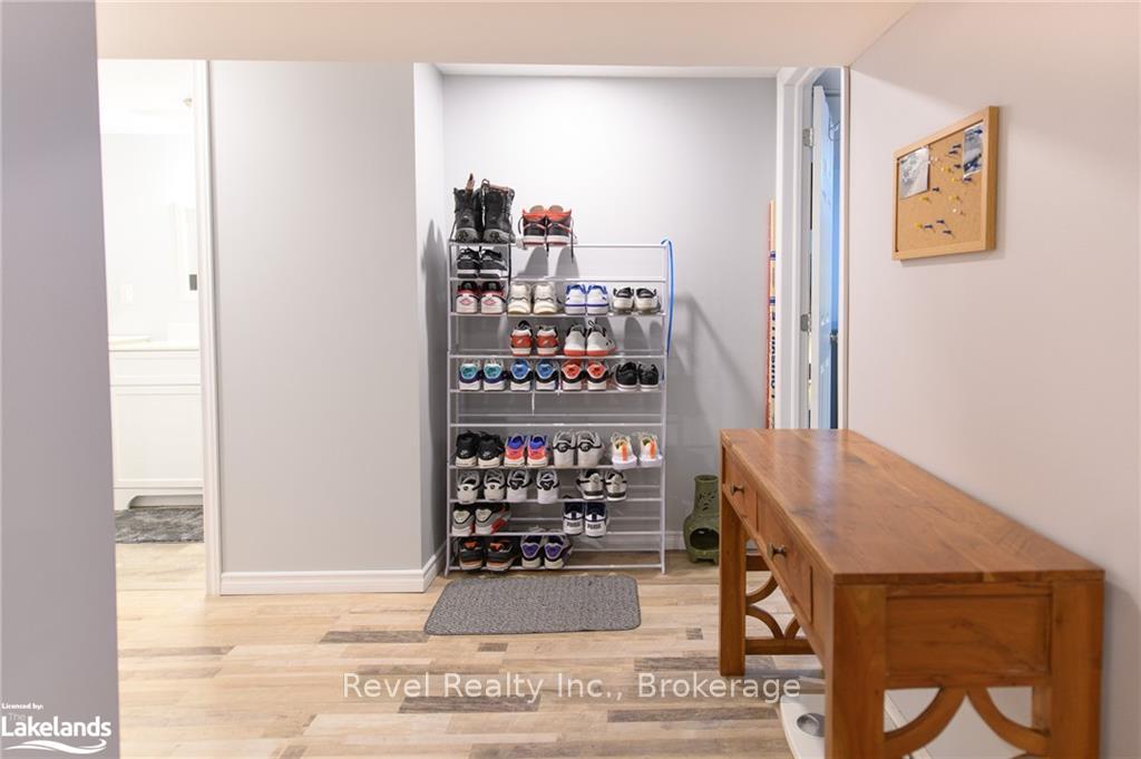 Photo 20 of 29 Shaw Street, Springwater, Elmvale — HOMEH
