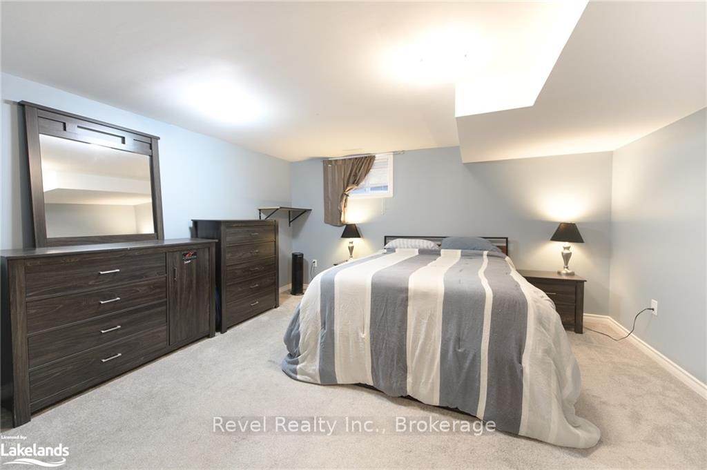 Photo 22 of 29 Shaw Street, Springwater, Elmvale — HOMEH