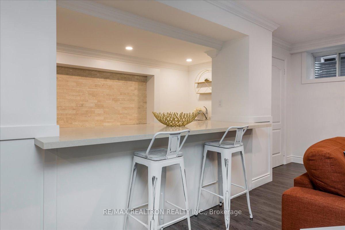 Photo 5 of 19 Rugman Crescent, Springwater, Centre Vespra — HOMEH