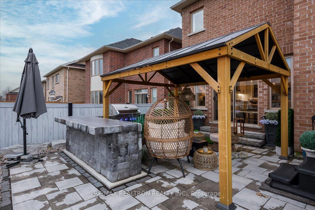 Photo 9 of 19 Rugman Crescent, Springwater, Centre Vespra — HOMEH
