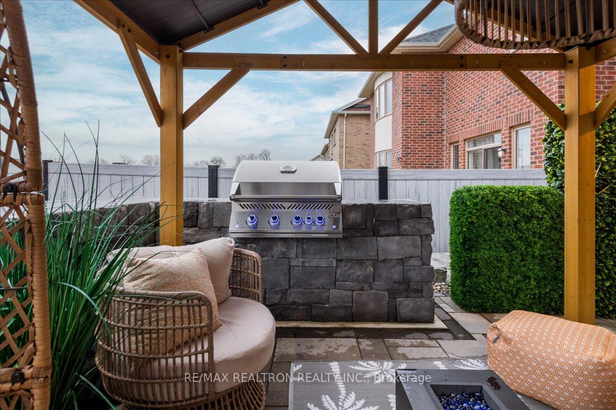 Photo 11 of 19 Rugman Crescent, Springwater, Centre Vespra — HOMEH