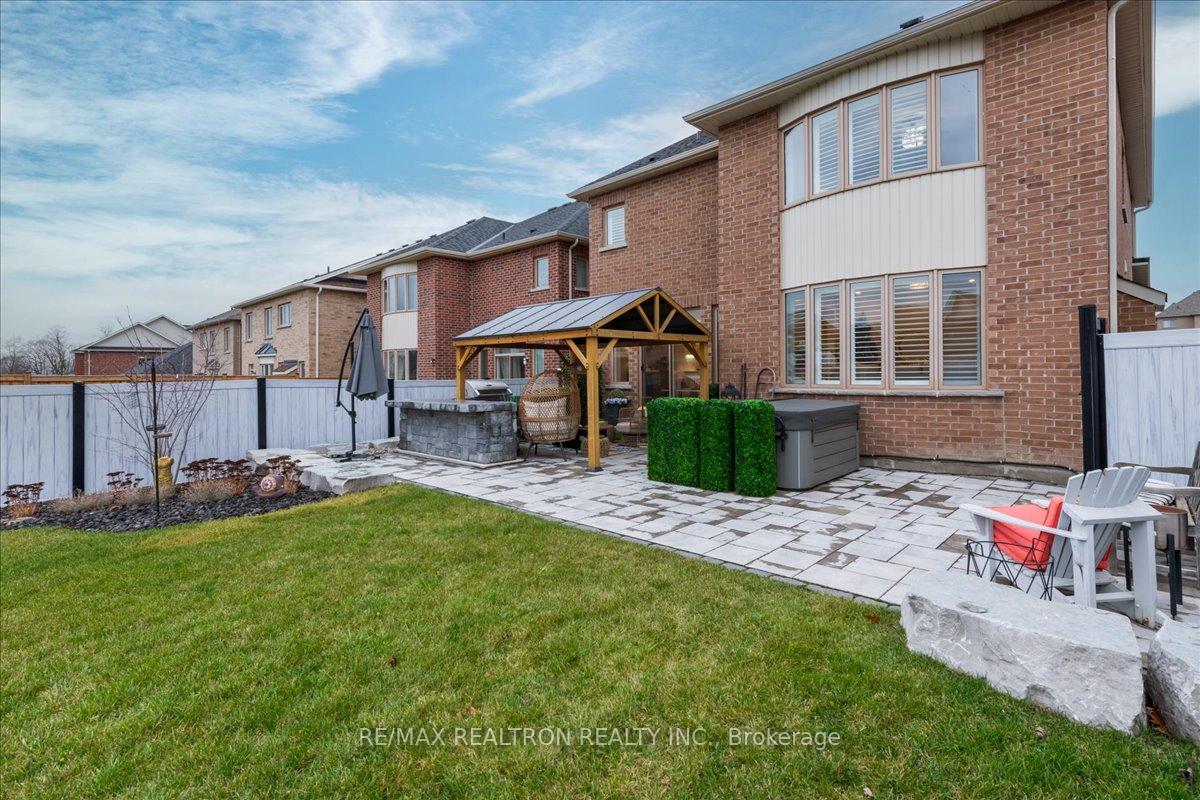 Photo 15 of 19 Rugman Crescent, Springwater, Centre Vespra — HOMEH