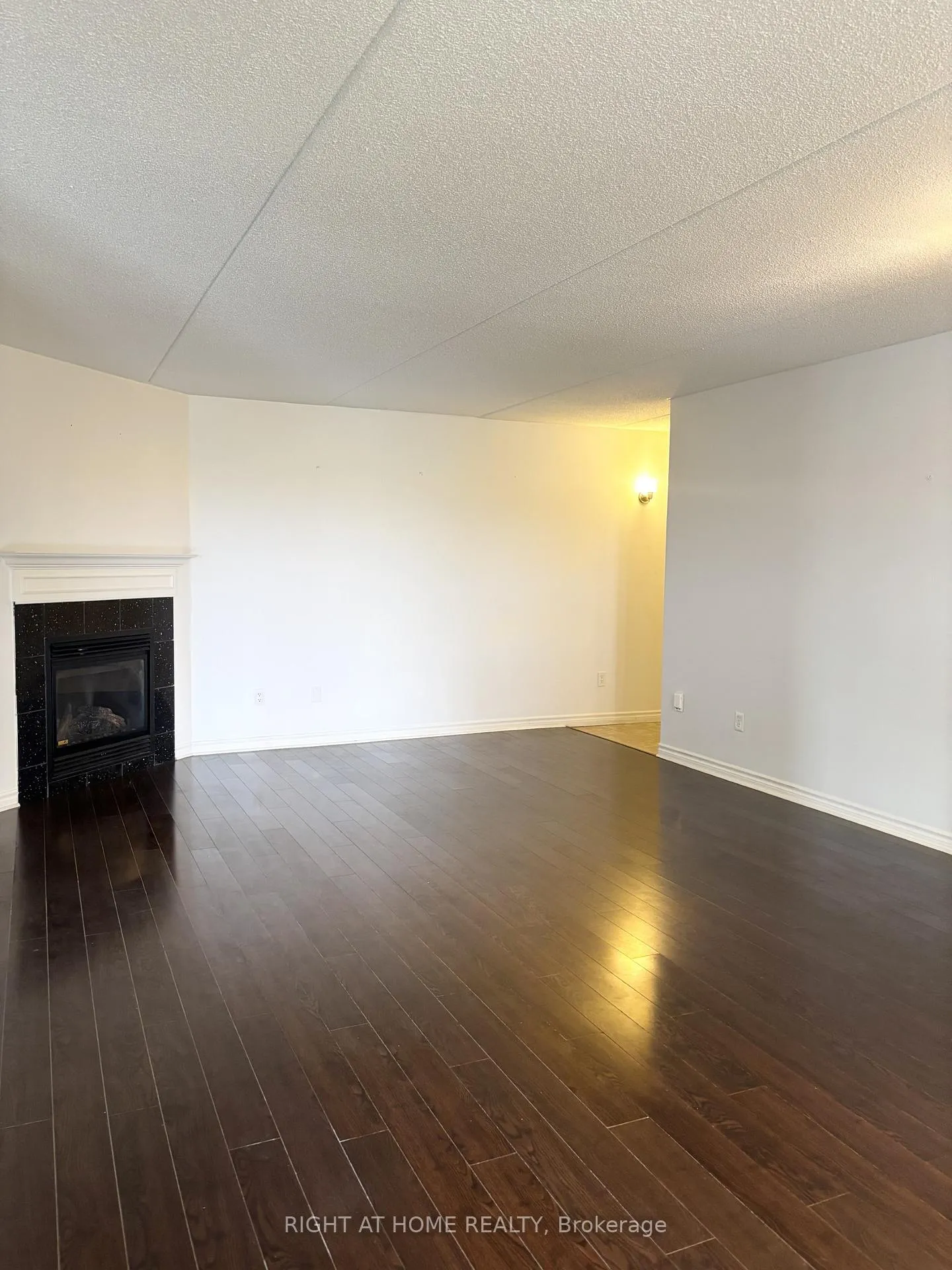 Photo 5 of Unit 311, 1479 Maple Avenue, Milton, Dempsey — HOMEH