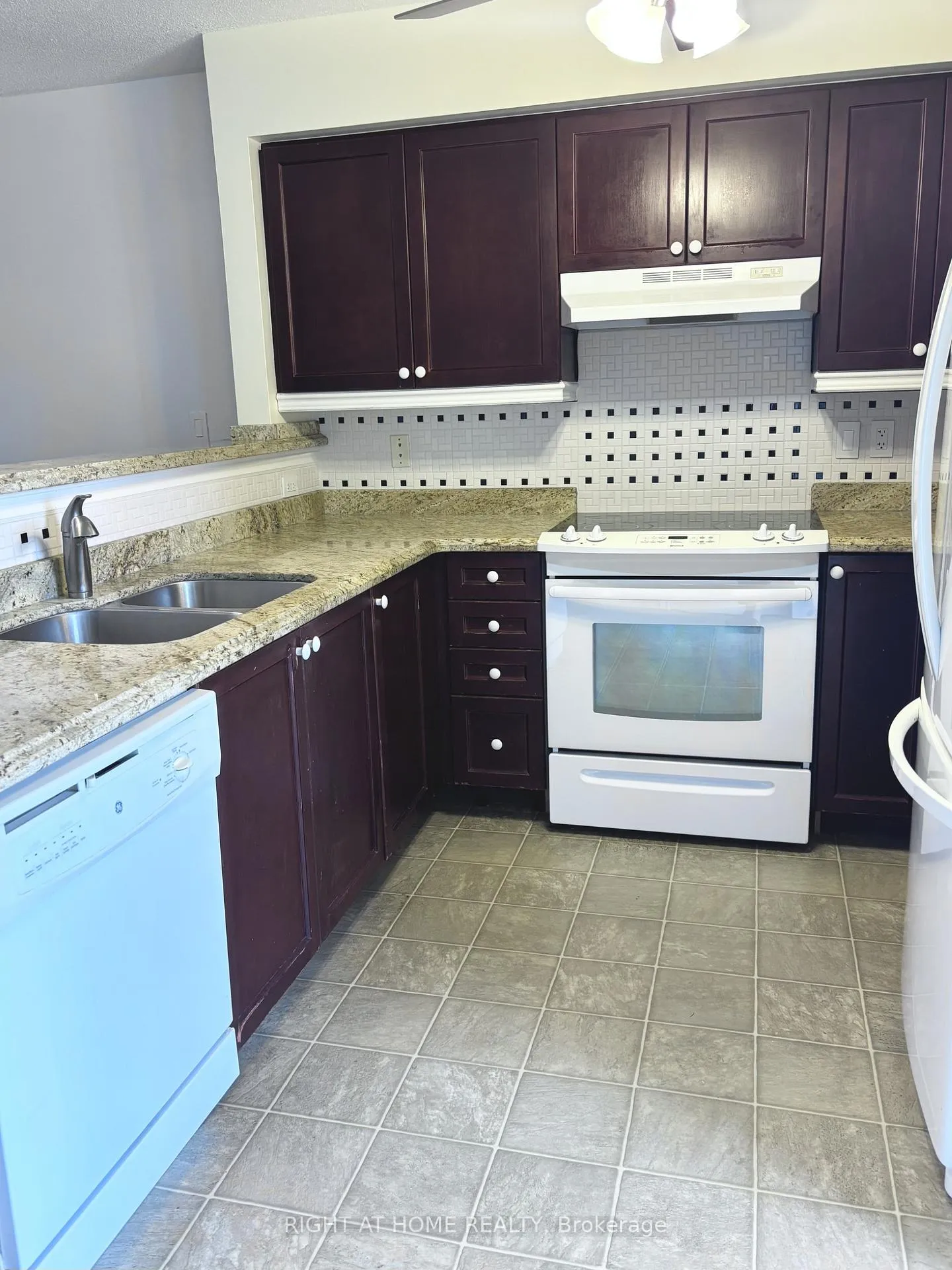 Photo 9 of Unit 311, 1479 Maple Avenue, Milton, Dempsey — HOMEH