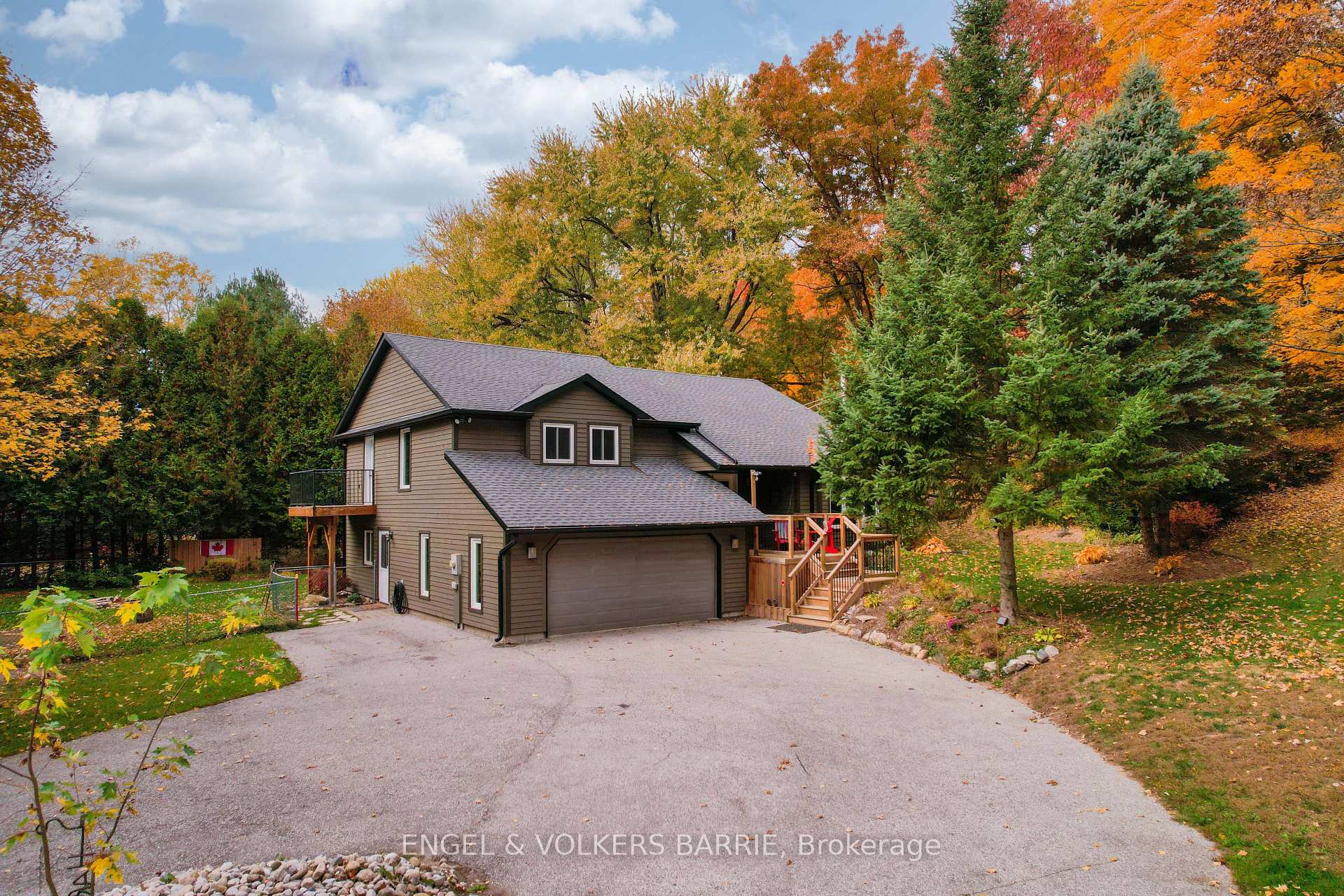 Photo 1 of 1560 Wilson Drive, Springwater, Anten Mills — HOMEH