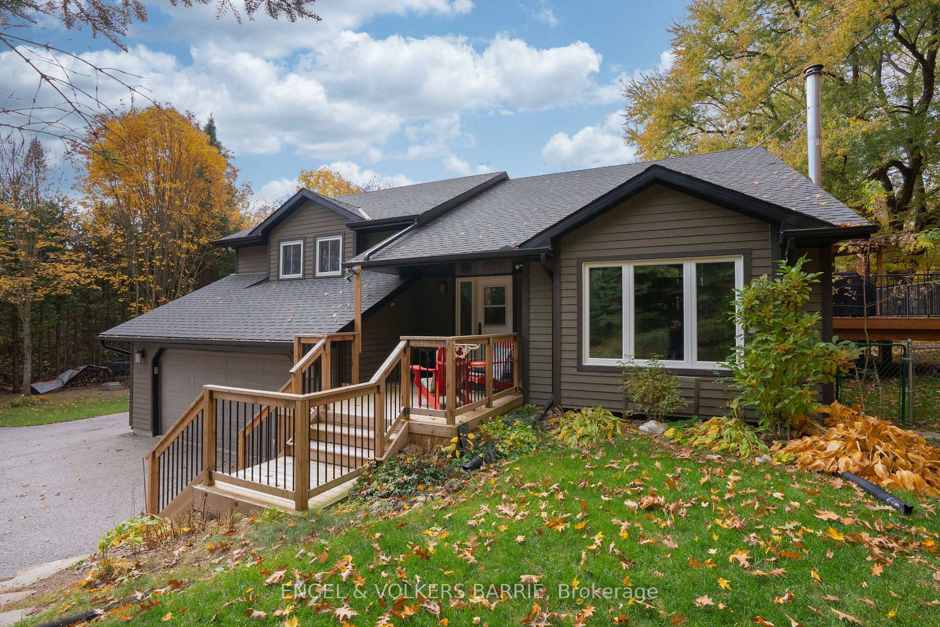 Photo 3 of 1560 Wilson Drive, Springwater, Anten Mills — HOMEH