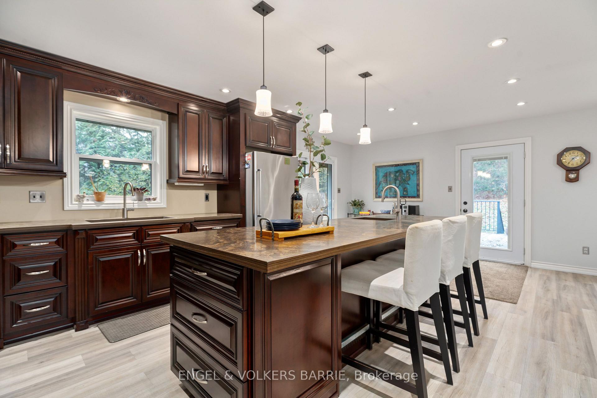 Photo 11 of 1560 Wilson Drive, Springwater, Anten Mills — HOMEH