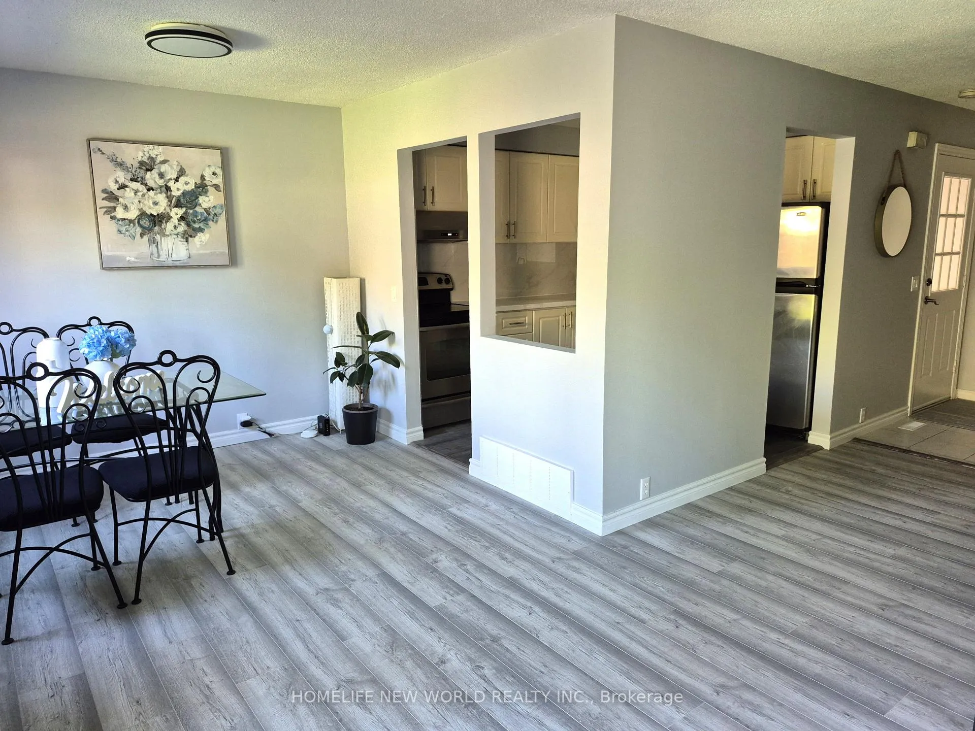 Photo 5 of 88 Madsen Crescent, Markham, Markville — HOMEH