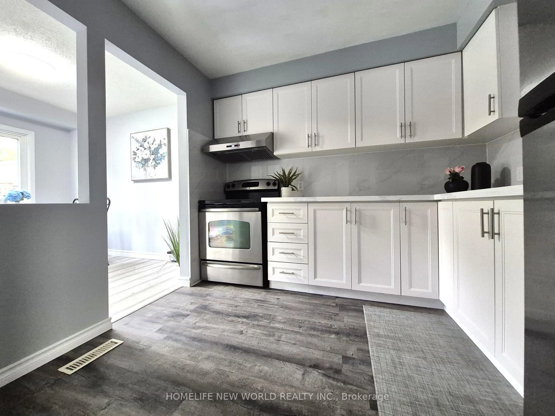 Photo 7 of 88 Madsen Crescent, Markham, Markville — HOMEH