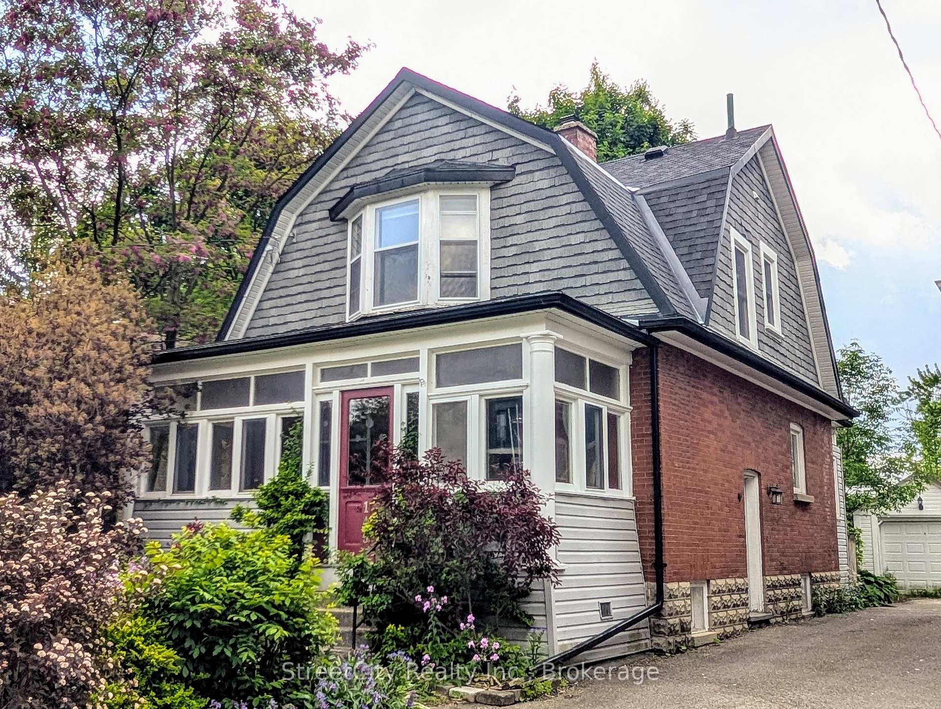 Front of 145 Caledonia Street