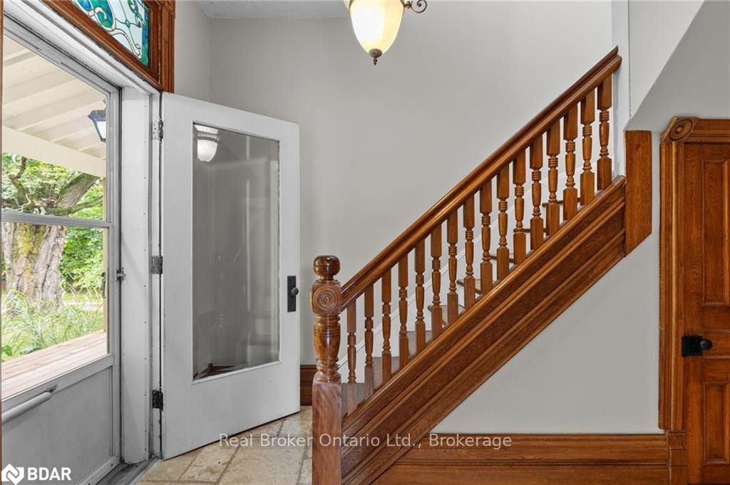 Photo 10 of 2378 Old Second Road North, Springwater, Rural Springwater — HOMEH