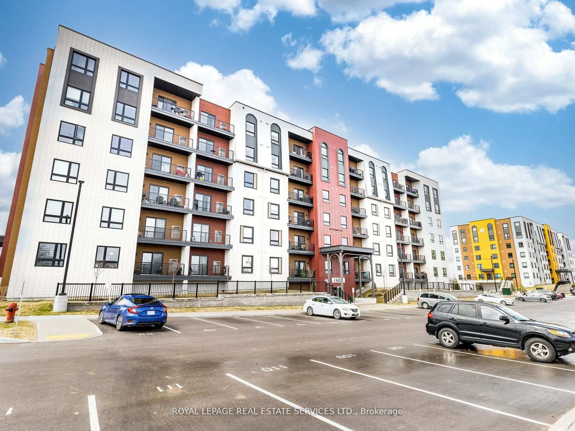 Photo 1 of Unit 211, 10 Culinary Lane, Barrie, Rural Barrie Southeast — HOMEH