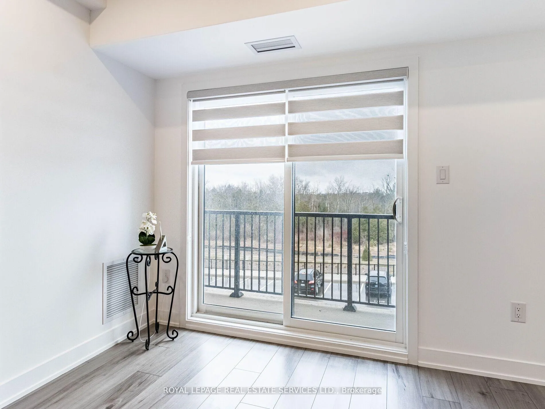 Photo 11 of Unit 211, 10 Culinary Lane, Barrie, Rural Barrie Southeast — HOMEH