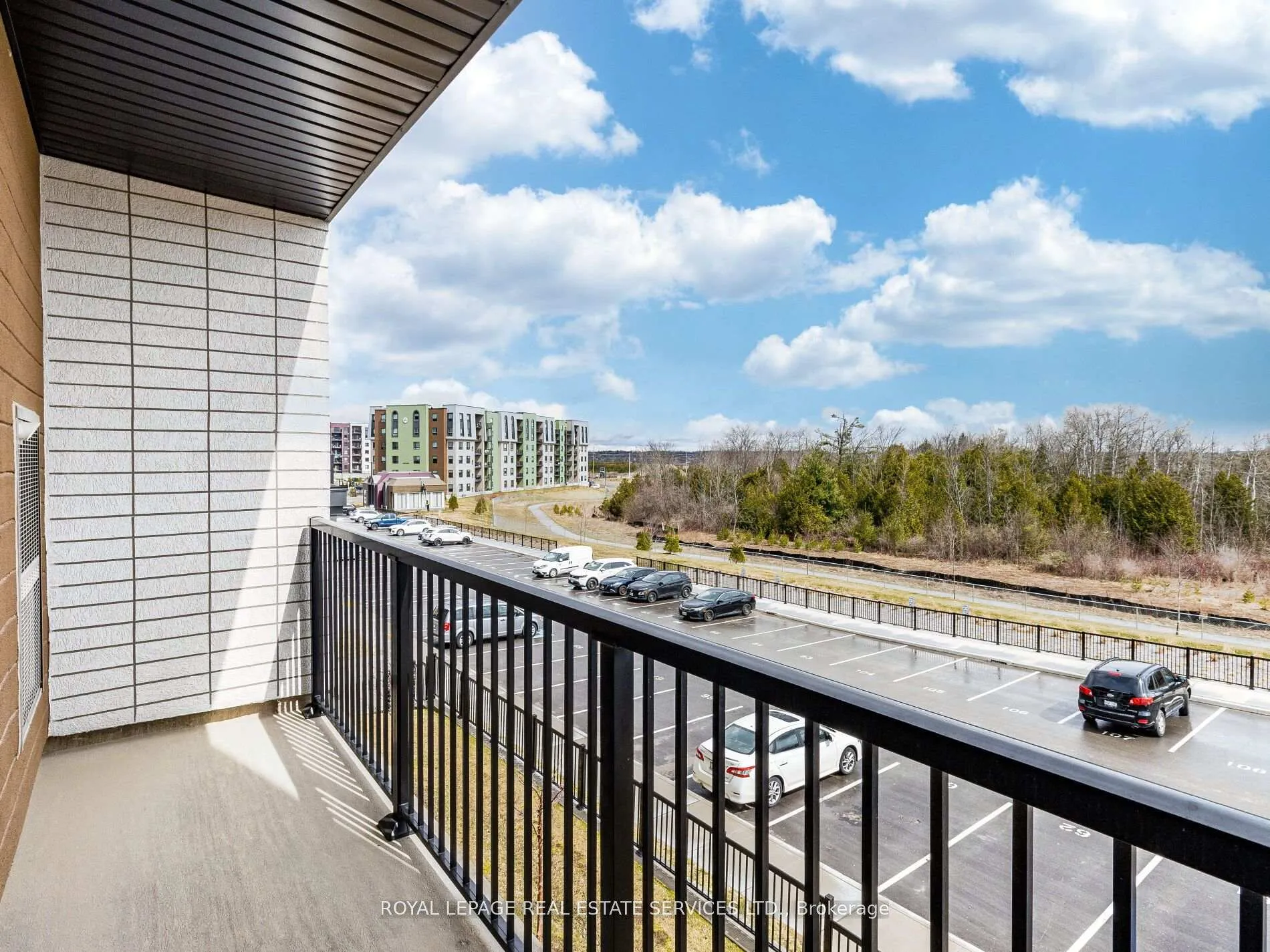 Photo 14 of Unit 211, 10 Culinary Lane, Barrie, Rural Barrie Southeast — HOMEH