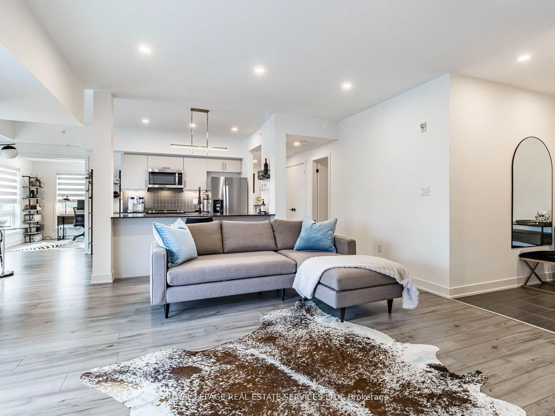 Photo 17 of Unit 211, 10 Culinary Lane, Barrie, Rural Barrie Southeast — HOMEH