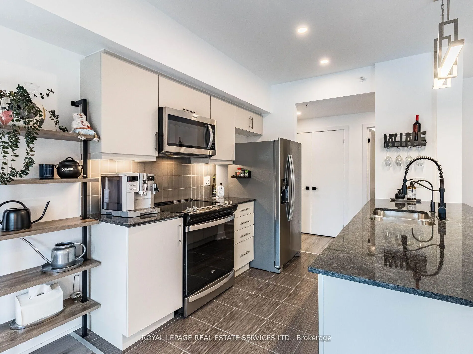 Photo 21 of Unit 211, 10 Culinary Lane, Barrie, Rural Barrie Southeast — HOMEH