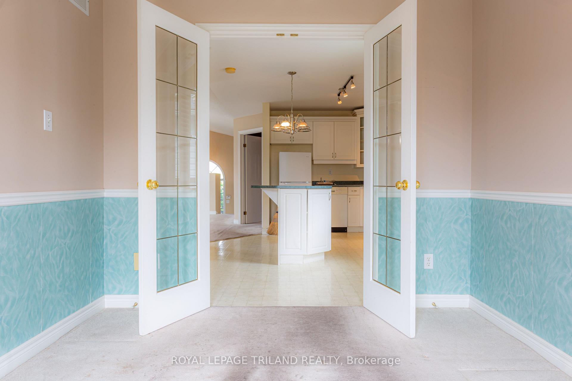 Photo 5 of 39 Juno Drive, St. Thomas — HOMEH